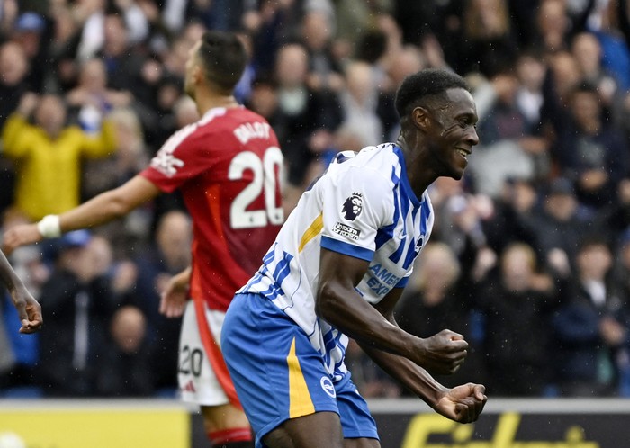 Soccer Football - Premier League - Brighton & Hove Albion v Manchester United - The American Express Community Stadium, Brighton, Britain - August 24, 2024 Brighton & Hove Albions Danny Welbeck celebrates scoring their first goal REUTERS/Tony O Brien EDITORIAL USE ONLY. NO USE WITH UNAUTHORIZED AUDIO, VIDEO, DATA, FIXTURE LISTS, CLUB/LEAGUE LOGOS OR LIVE SERVICES. ONLINE IN-MATCH USE LIMITED TO 120 IMAGES, NO VIDEO EMULATION. NO USE IN BETTING, GAMES OR SINGLE CLUB/LEAGUE/PLAYER PUBLICATIONS. PLEASE CONTACT YOUR ACCOUNT REPRESENTATIVE FOR FURTHER DETAILS..
