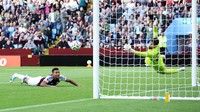 Raya menepis 14 dari 15 tembakan atau rasionya 93,3 persen. Ia diikuti oleh Nick Pope dari Newcastle (84,2 persen) dan Mark Flekken dari Brentford (81,5 persen) (Reuters)
