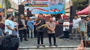 Momen Mangkunegoro X Hadiri Kirab kebangsaan Relawan Bang Ara di Solo