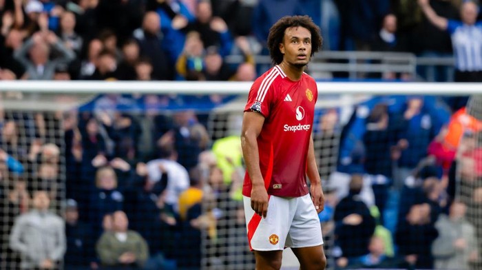 BRIGHTON, ENGLAND - AUGUST 24:  Joshua Zirkzee of Manchester United looks on during the Premier League match between Brighton & Hove Albion FC and Manchester United FC at Amex Stadium on August 24, 2024 in Brighton, United Kingdom. (Photo by Ash Donelon/Manchester United via Getty Images)