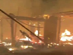 Sejumlah Rumah Warga di Guyangan Jaken Terbakar Malam ini