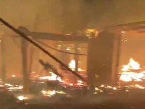 Sejumlah Rumah Warga di Guyangan Jaken Terbakar Malam ini Sejumlah Rumah Warga di Guyangan Jaken Terbakar Malam ini