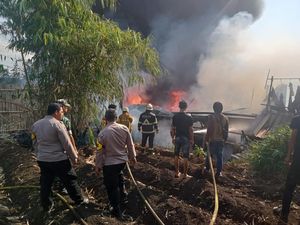 Kebakaran di Majalaya Bandung Hanguskan 2 Gudang Kain dan 1 Rumah