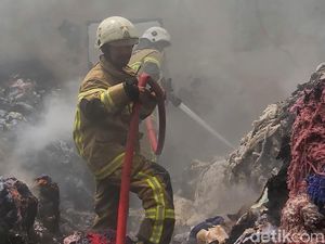 Gudang Benang Lawe dan Kain Perca di Trucuk Klaten Terbakar