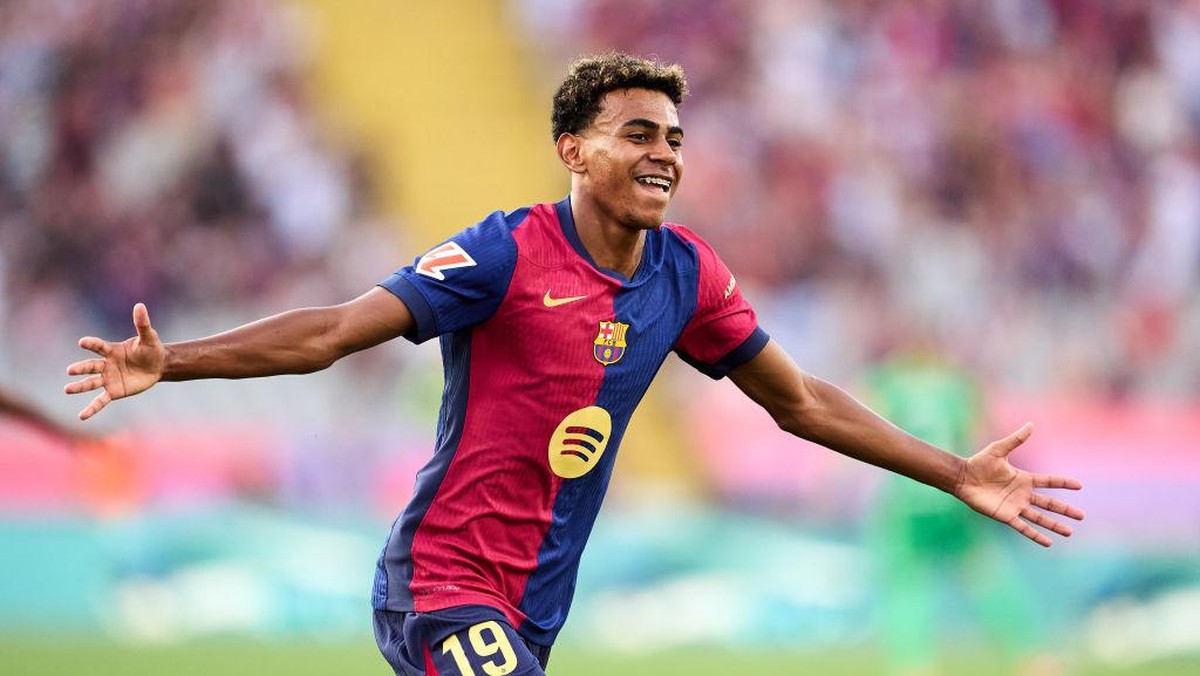 Bintang Barcelona, Lamine Yamal, merayakan gol ke gawang Athletic Bilbao di pekan kedua LaLiga. (Foto: Manuel Queimadelos/Quality Sport Images/Getty Images)