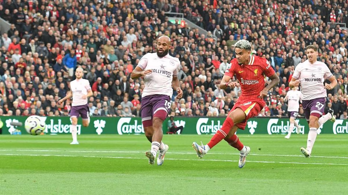 Liverpool ungguli Brentford 1-0 di babak pertama (CameraSport via Getty Images/Dave Howarth - CameraSport)