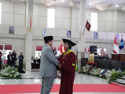 Cerita Wisudawati Unhan, Eks Timor Timur yang Ongkos Pesawat Ortu Dibayari Prabowo