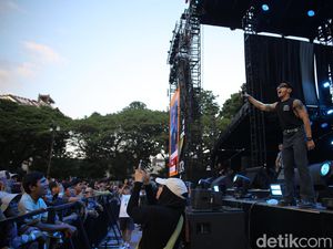 Nidji Ajak Penonton Nostalgia dan Nikmati Sunset Bareng di WJF 2024