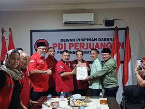 PDIP Serahkan SK Dukungan untuk 8 Pilkada Sumsel, Sisanya Menyusul