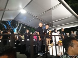 Bey Machmudin Nikmati Sajian West Java Festival 2024