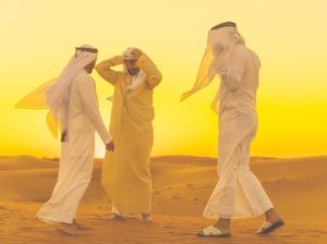 Pria Muslim Ramai-ramai Pakai Gamis sejak 600 M, Begini Sejarahnya Pria Muslim Ramai-ramai Pakai Gamis sejak 600 M, Begini Sejarahnya