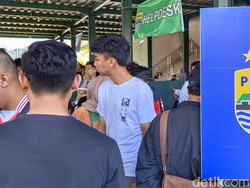 Antusiasme Bobotoh Jelang Laga Persib Vs Arema, Begini Prediksi Skornya