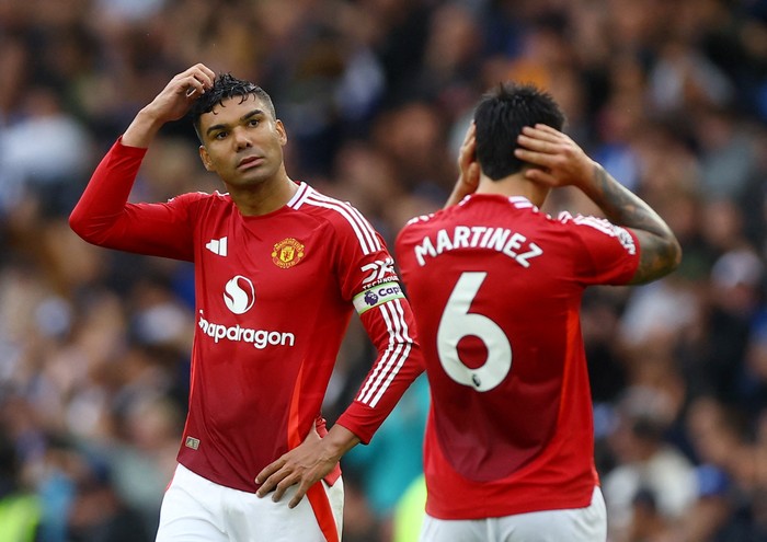 Soccer Football - Premier League - Brighton & Hove Albion v Manchester United - The American Express Community Stadium, Brighton, Britain - August 24, 2024 Manchester Uniteds Casemiro looks dejected after the match Action Images via Reuters/Matthew Childs EDITORIAL USE ONLY. NO USE WITH UNAUTHORIZED AUDIO, VIDEO, DATA, FIXTURE LISTS, CLUB/LEAGUE LOGOS OR LIVE SERVICES. ONLINE IN-MATCH USE LIMITED TO 120 IMAGES, NO VIDEO EMULATION. NO USE IN BETTING, GAMES OR SINGLE CLUB/LEAGUE/PLAYER PUBLICATIONS. PLEASE CONTACT YOUR ACCOUNT REPRESENTATIVE FOR FURTHER DETAILS..