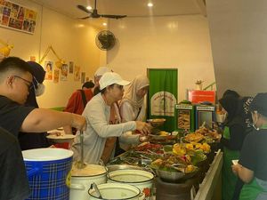 Sri Mulyani Kulineran di Bintaro, Jajan Nasi Pecel dan Sayur Lodeh Sri Mulyani Kulineran di Bintaro, Jajan Nasi Pecel dan Sayur Lodeh