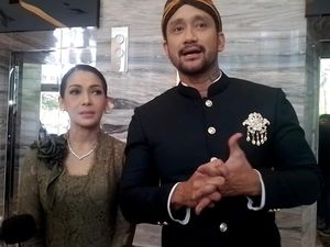 Beda Pendapat Tora Sudiro dan Mieke Amalia Soal Minta Cucu ke Anak Beda Pendapat Tora Sudiro dan Mieke Amalia Soal Minta Cucu ke Anak