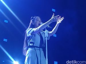 Malam Luar Biasa Tiara Andini Nyanyi Bareng Mootiara di WJF 2024 Malam Luar Biasa Tiara Andini Nyanyi Bareng Mootiara di WJF 2024