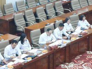 Pengusaha Keramik Curhat ke DPR: Kami Sedang Tidak Baik-baik Saja Pengusaha Keramik Curhat ke DPR: Kami Sedang Tidak Baik-baik Saja