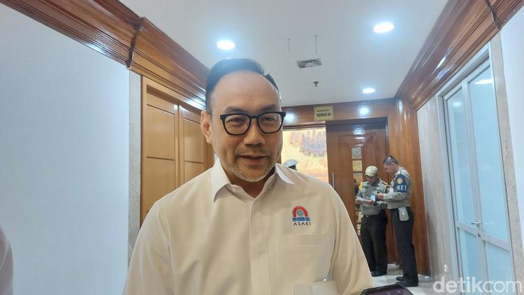 Kebangkitan Industri Keramik: Produksi Melonjak 15%