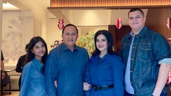 7 Potret Bella Saphira dan Anak Sambung yang Harmonis