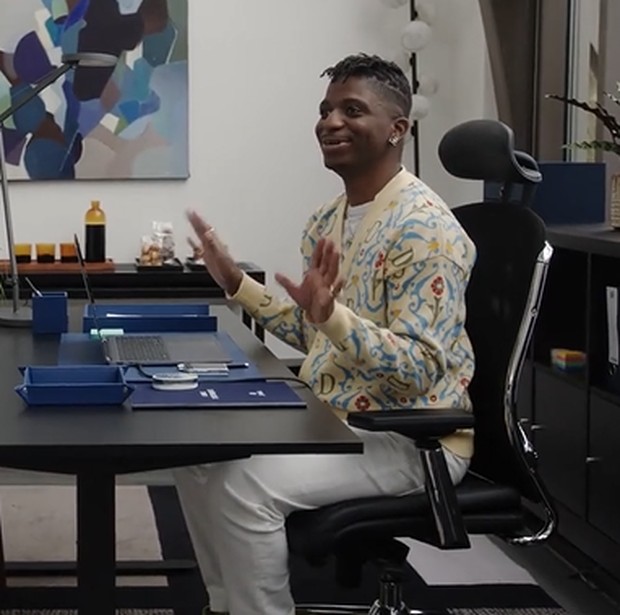 Cardigan Drôle De Monsieur/Foto: Dok. netflix