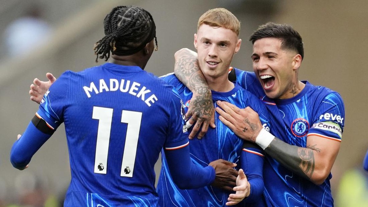 Hat-trick Noni Madueke ke gawang Wolverhampton Wanderers tercipta berkat assist Cole Palmer (Foto: AP/Nick Potts)
