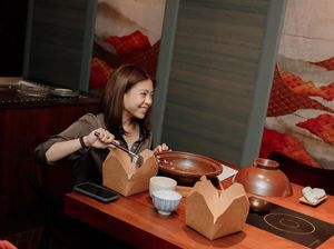 Gaya Keren Kulineran Clarissa Tanoesoedibjo dan Anthony yang Baru Menikah Gaya Keren Kulineran Clarissa Tanoesoedibjo dan Anthony yang Baru Menikah