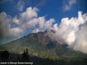 Pendakian Merapi Masih Ditutup, TNGM Temukan Banyak WNA Tetap Coba Naik Pendakian Merapi Masih Ditutup, TNGM Temukan Banyak WNA Tetap Coba Naik