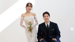 7 Foto Pernikahan Song Ji Eun eks SECRET dan YouTuber Disabilitas Park We