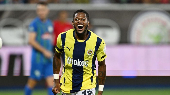 RIZE, TURKIYE - AUGUST 25: Fred (13) of Fenerbahce celebrates after scoring a goal during the Turkish Super Lig week 3 football match between Caykur Rizespor and Fenerbahce at the Caykur Didi Stadium in Rize, Turkiye on August 25, 2024. (Photo by Hakan Burak Altunoz/Anadolu via Getty Images)