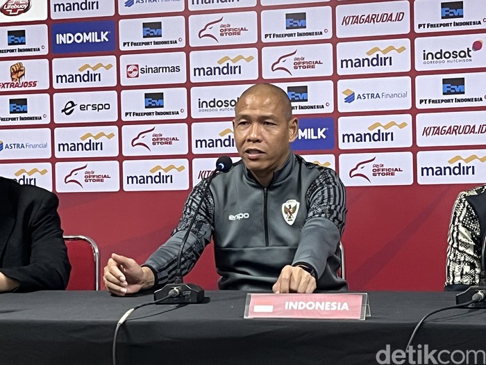 Head Coach Timnas Indonesia U17, Nova Arianto dalam jumpa pers seusai laga melawan Timnas U17 India, di Gianyar, Minggu (25/8/2024). (Mahendra/detikBali) Head Coach Timnas Indonesia U17, Nova Arianto dalam jumpa pers seusai laga melawan Timnas U17 India, di Gianyar, Minggu (25/8/2024). (Mahendra/detikBali)