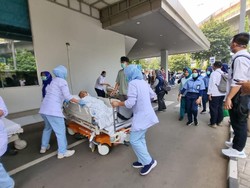 Kebakaran di RSPP Picu Pasien Dievakuasi ke Halaman RS, Kemenkes Turun Tangan