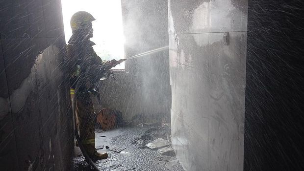 Kebakaran terjadi di RSPP di Jaksel telah dipadamkan. Kebakaran terjadi di panel listrik yang berada di lantai 4 gedung RSPP. (dok IG @humasjakfire)