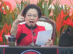 Kala Megawati Bolak-balik Sorot Airin, Mulai Pakaian hingga Bicara Lantang Kala Megawati Bolak-balik Sorot Airin, Mulai Pakaian hingga Bicara Lantang