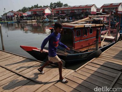 Melihat dari Dekat Kampung Rumah Panggung Muara Angke