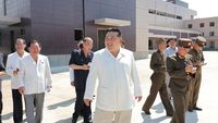 Momen Kim Jong Un Kunjungi Konstruksi Pabrik Industri di Korut