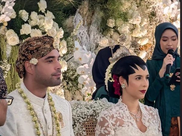7 Potret Cantiknya Anak Susi Pudjiastuti yang Dinikahi Bule Prancis Mualaf