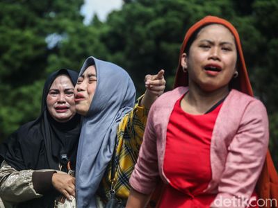 Pedagang di Puncak Histeris Lihat Kiosnya Dibongkar