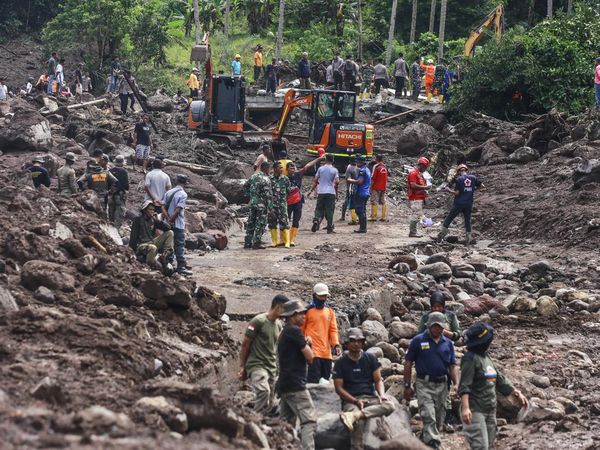 Melihat Pencarian Korban Banjir Bandang di Kelurahan Rua Ternate