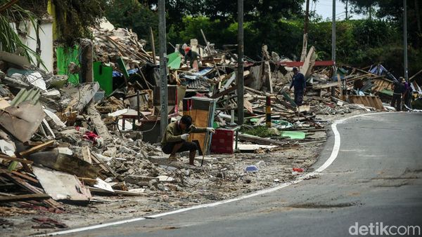 Penampakan Lapak PKL Puncak Rata dengan Tanah Usai Ditertibkan