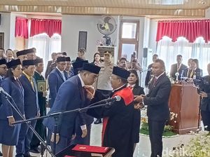 40 Anggota DPRD Kupang Dilantik, Gerindra-NasDem Pimpin Ketua Sementara