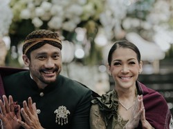 Kakek-Nenek Kekinian: Tora Sudiro & Mieke Bikin Panggilan Unik Buat Cucu