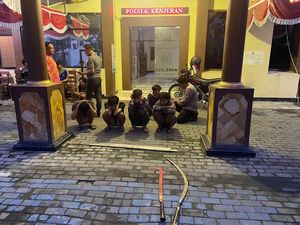 6 Remaja Bercelurit Hendak Tawuran di Surabaya Diamankan, 1 Jadi Tersangka 6 Remaja Bercelurit Hendak Tawuran di Surabaya Diamankan, 1 Jadi Tersangka