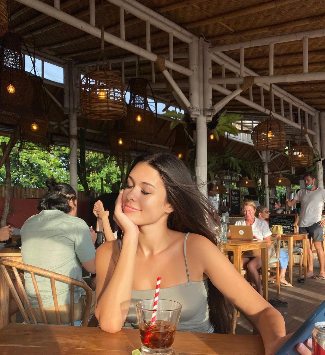 Ria Andrews, pacar Stefan William