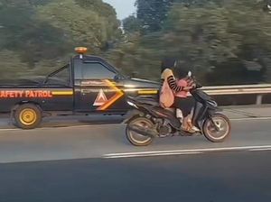 Viral Pemotor Wanita Tak Berhelm Bonceng Anak Kecil Masuk Tol Jagorawi Viral Pemotor Wanita Tak Berhelm Bonceng Anak Kecil Masuk Tol Jagorawi