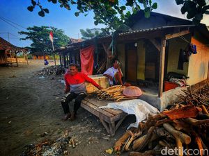 Kisah Warga Kampung Dayak Loji, Hidup di Antara Pasang Surut Laut