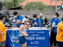 AQUA Dukung Gaya Hidup Sehat & Lestarikan Alam di Maybank Marathon 2024
