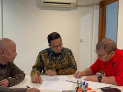 Said PDIP Jelaskan Konteks Foto dengan Anies di Depan Kertas-kertas