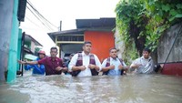 Bobby Unggah Foto Tinjau Banjir di Medan, Ketinggian Air Sepinggang