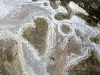 Danau Garam di Turki Mengering, Datarannya Membentuk Hati