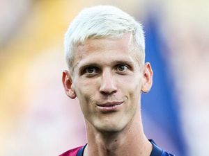 Barcelona Daftarkan Olmo ke LaLiga usai Coret Christensen